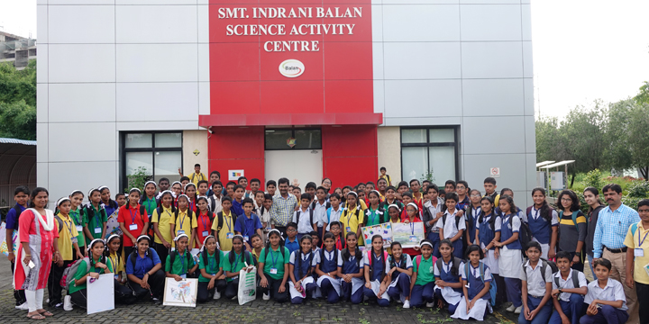 Representative image of a visit from school students to the Science Activity Centre on IISER Pune campus